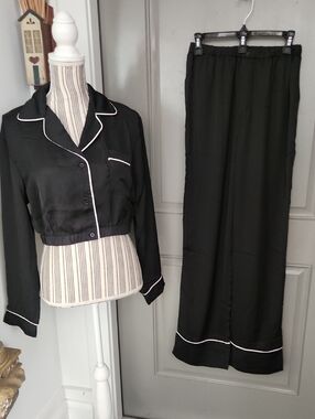 No 1 Los Angeles Black Satin Pajama Set with White Piping - M